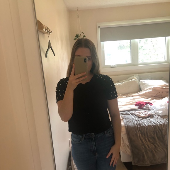 H&M tee with pearl shoulder details - Picture 4 of 5